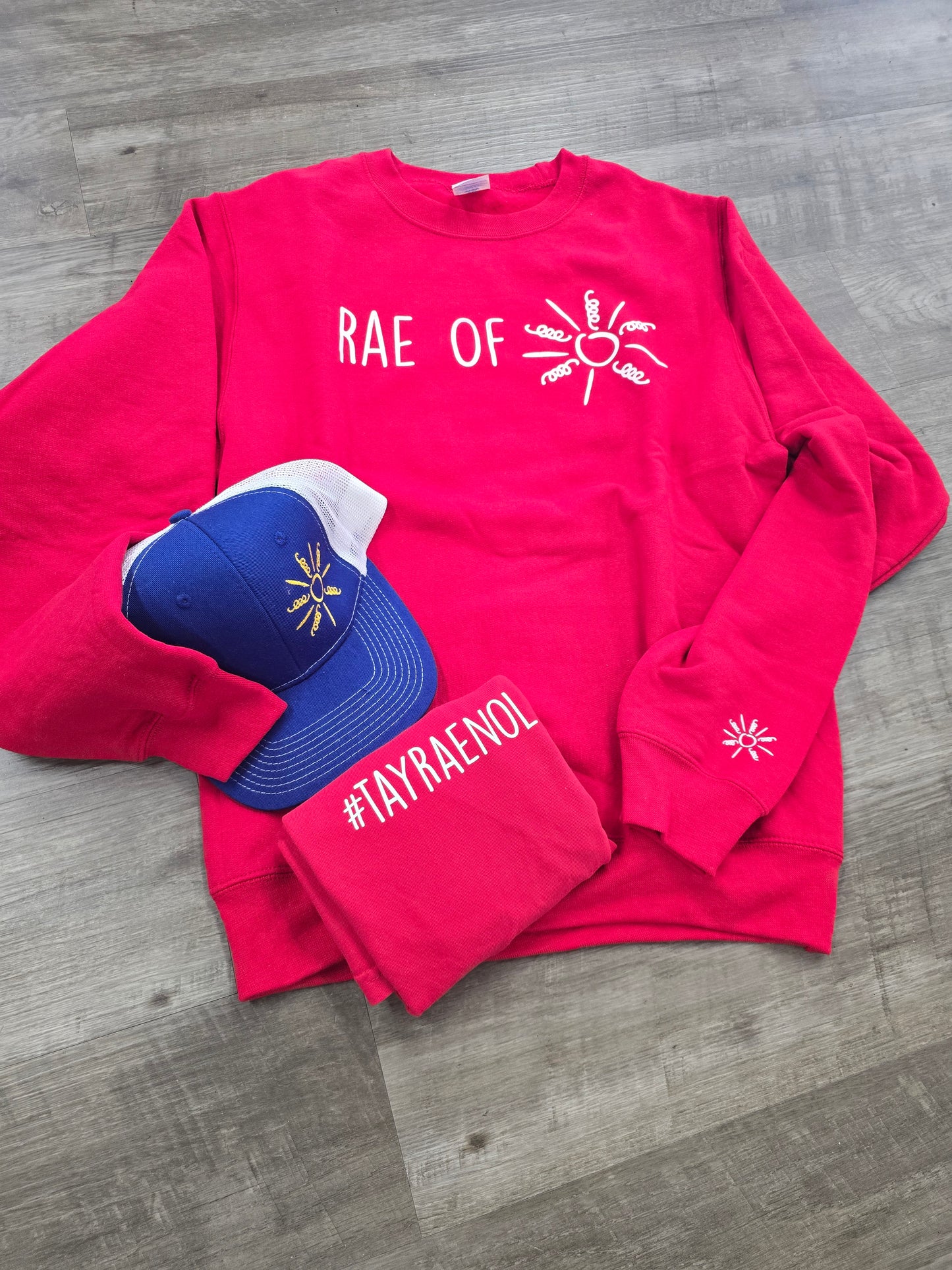 RAE OF SUNSHINE-RED CREWNECK SWEATSHIRT