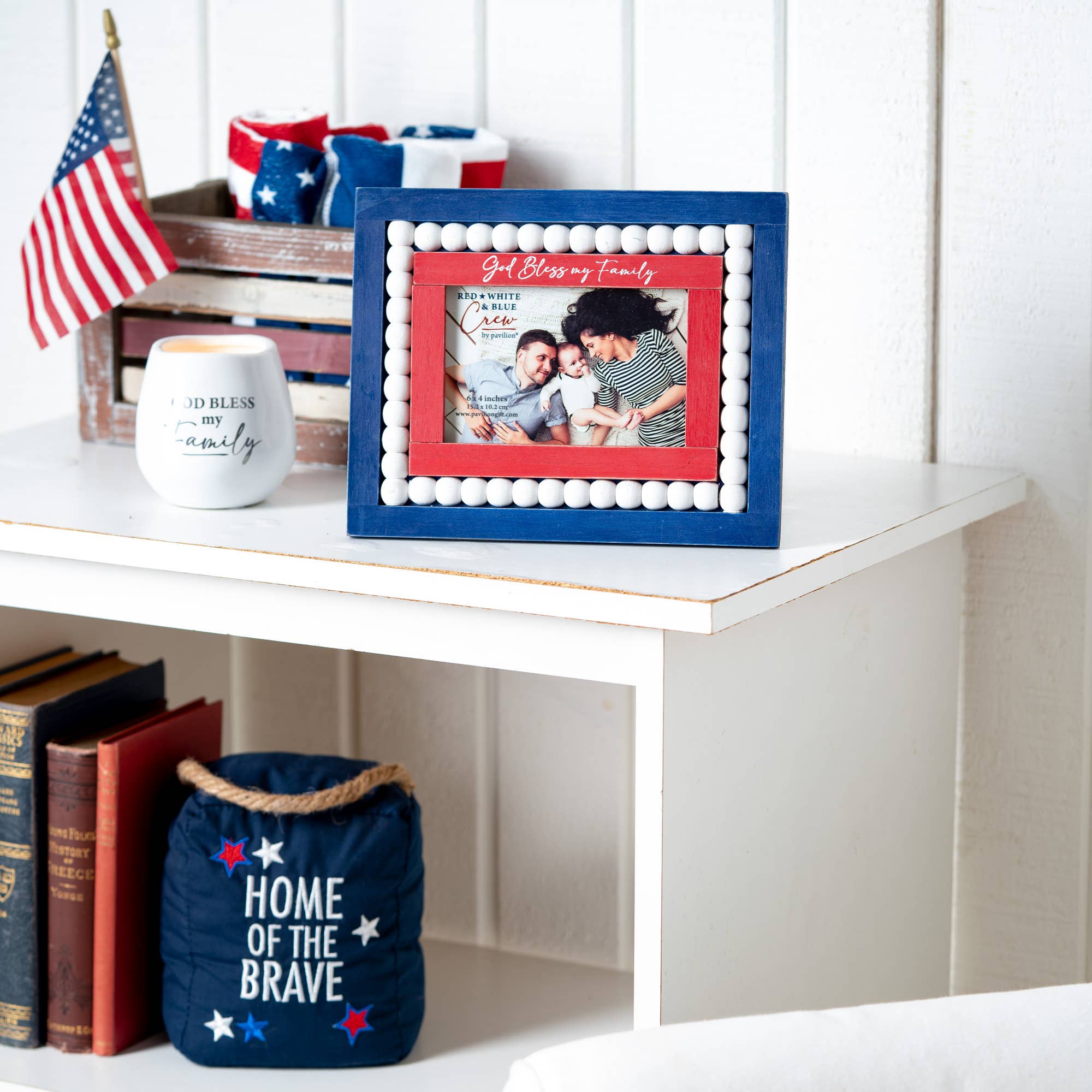 God Bless - 10" x 7.75" Frame (Holds 6" x 4" Photo)