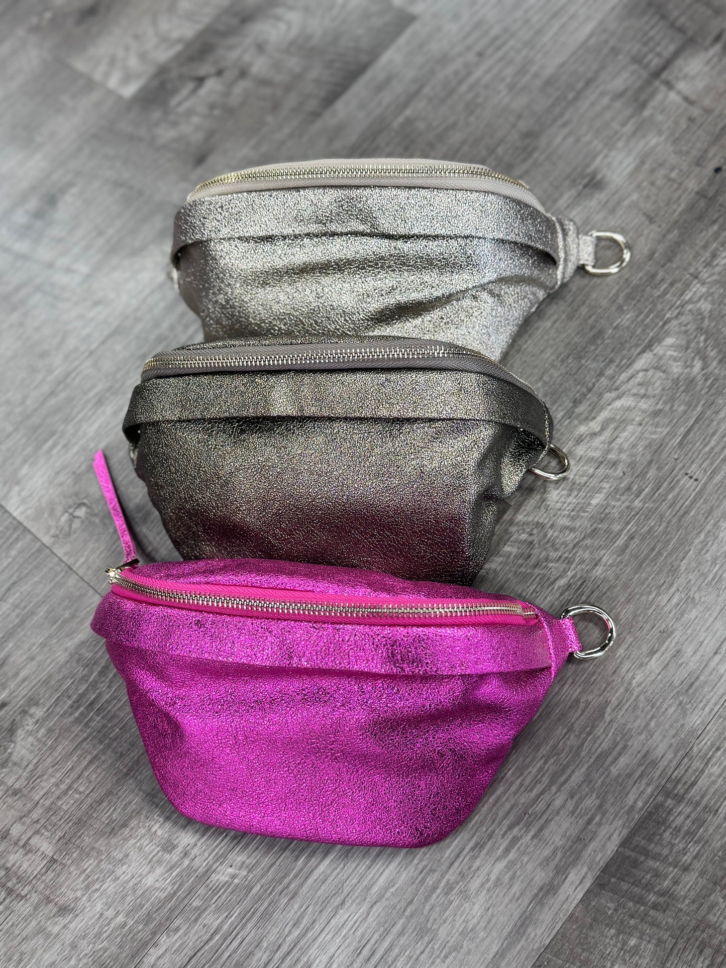 FOIL SLING PURSE