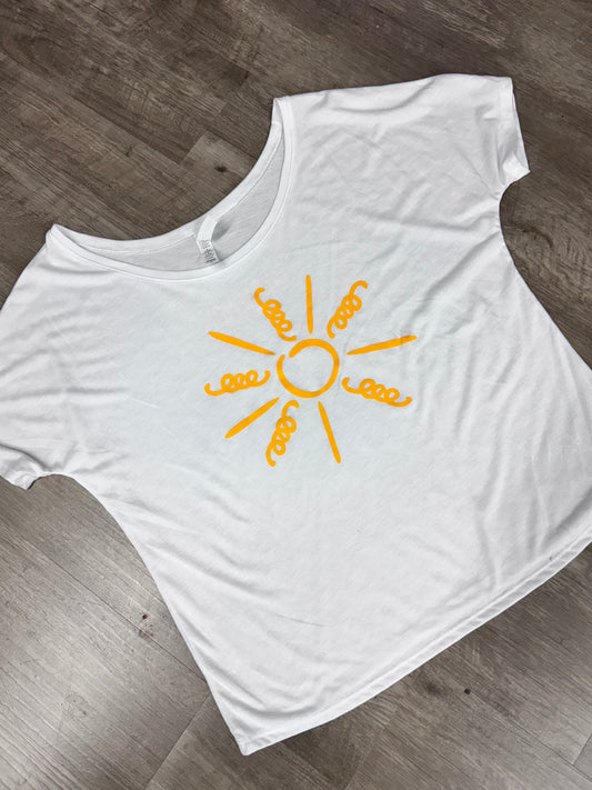 RAE OF SUNSHINE SLOUCHY TEE