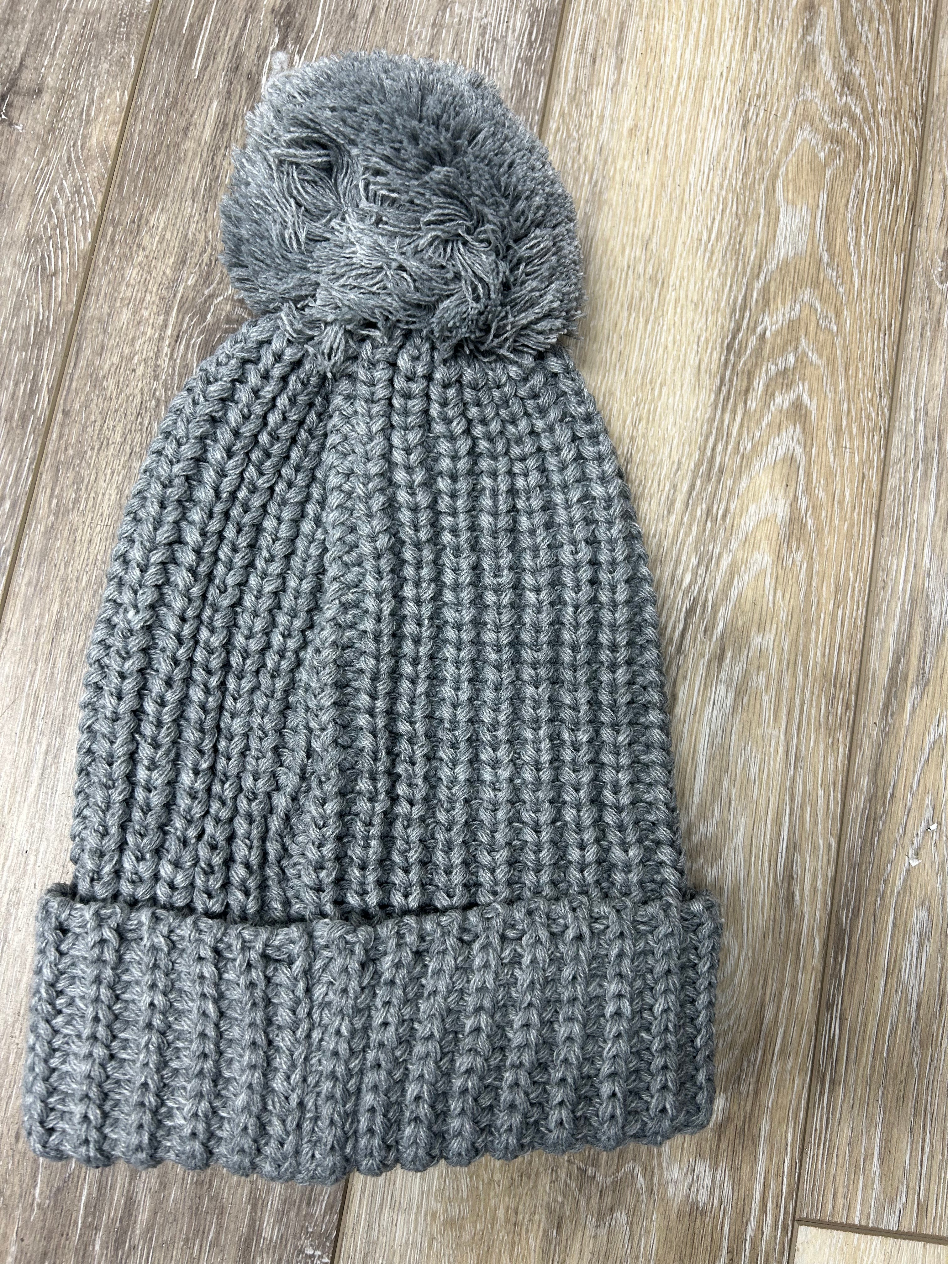 Chunky Pom Beanie