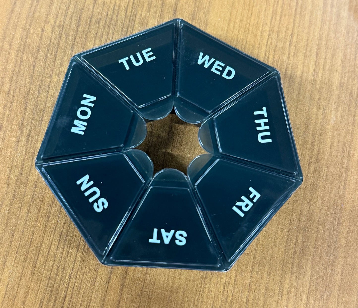 SMALL PILL ORGANIZER