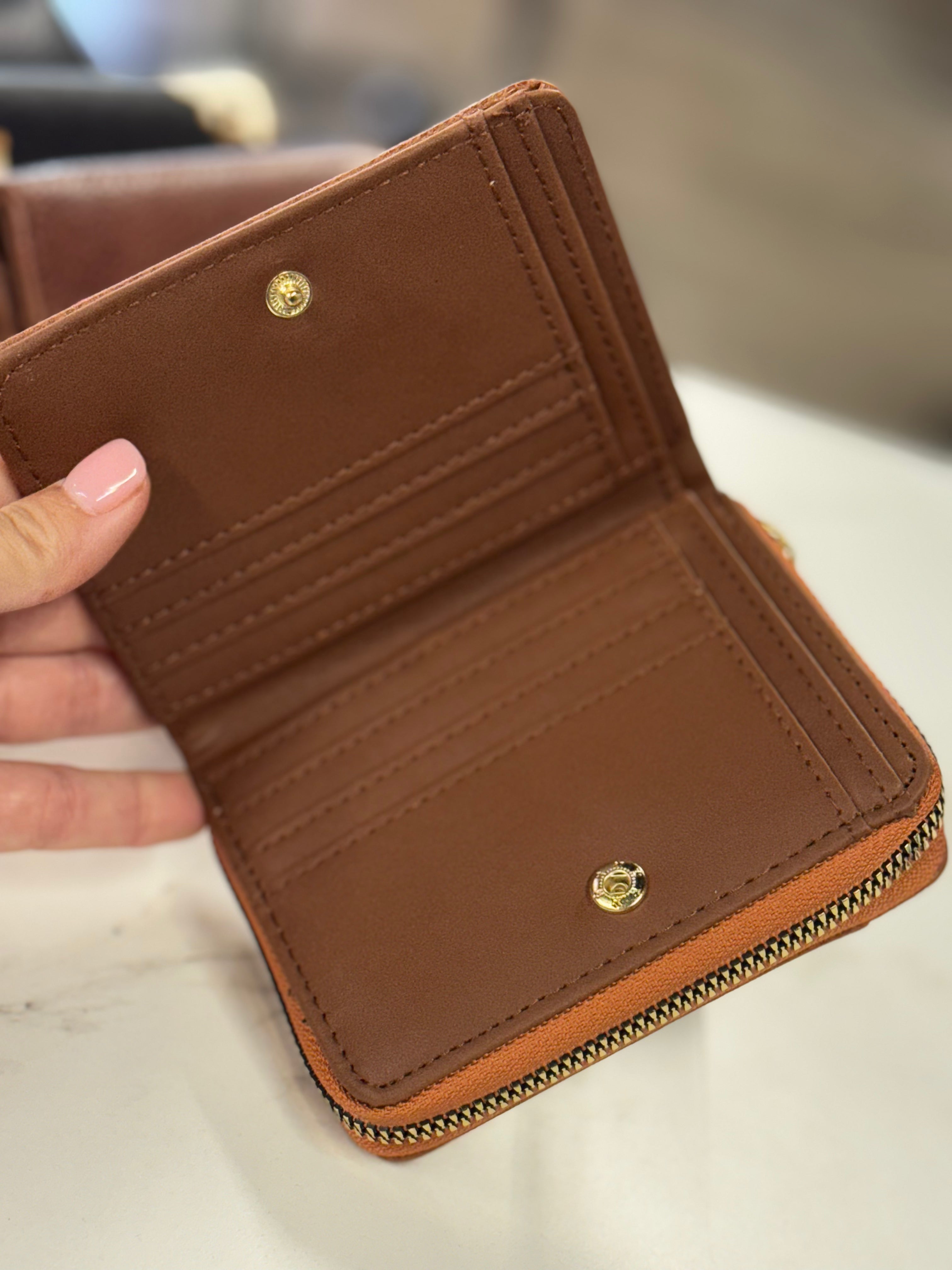 ZIP & BUTTON WALLET