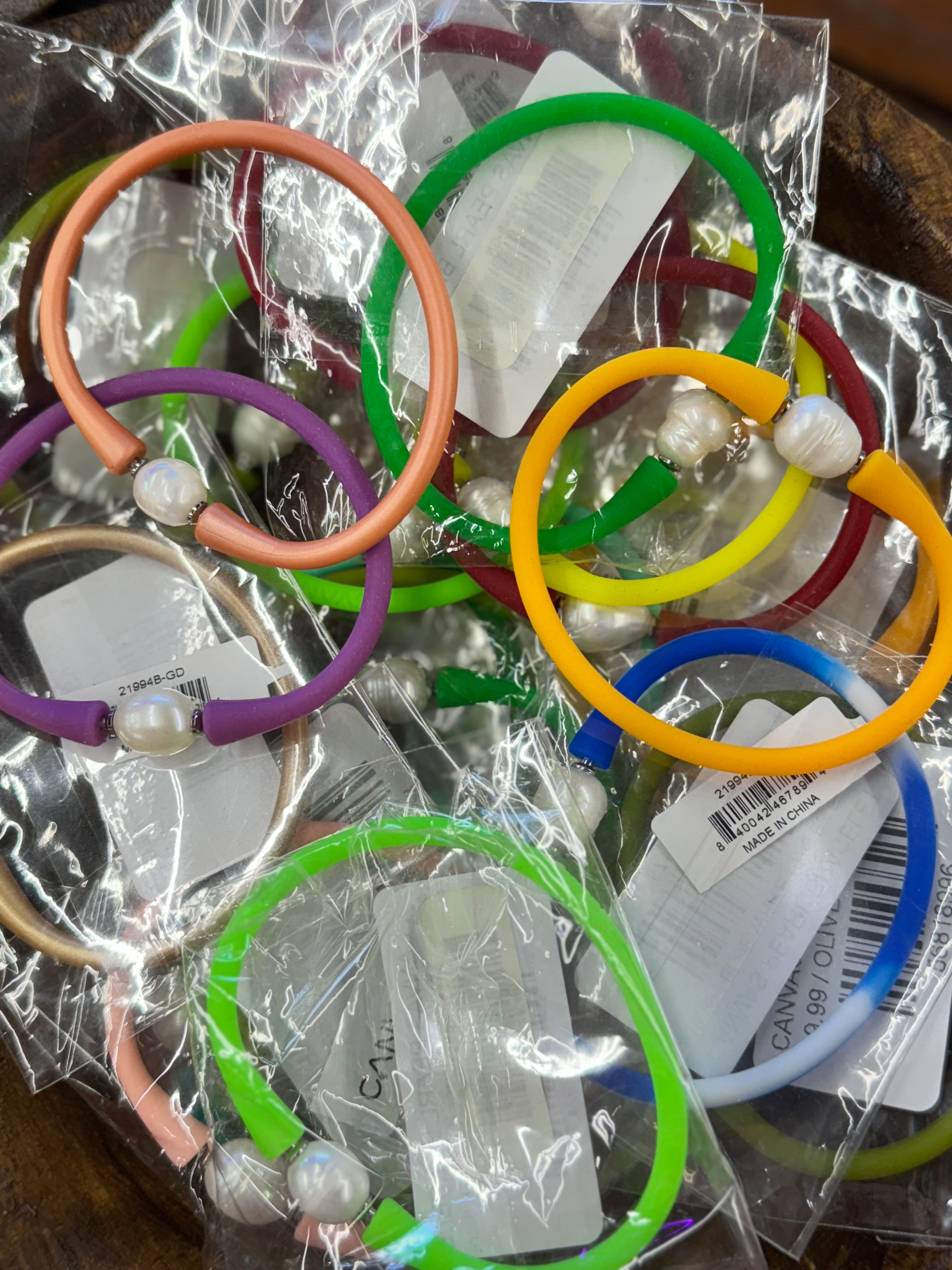 CANVAS FRESHWATER PEARL BRACELET