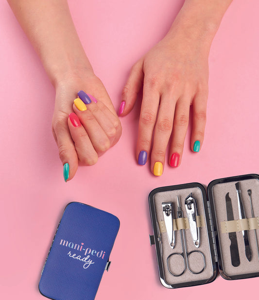 MANICURE KIT